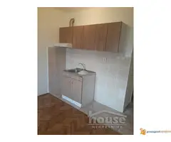 Grbavica garsonjera 28m2 - 3