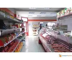 IZDAJEM ULIČNI LOKAL Novi Sad