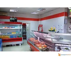 IZDAJEM ULIČNI LOKAL Novi Sad