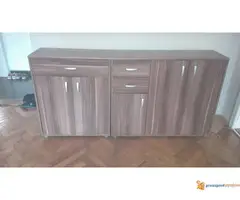 Hitno prodajem vitrinu - 2