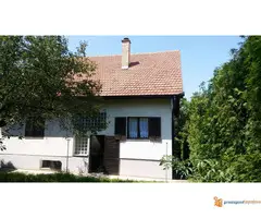 Prodajem kucu u Starim Banovcima - 5