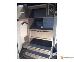 Prodajem braon regal 4000 din.Zemun - 2