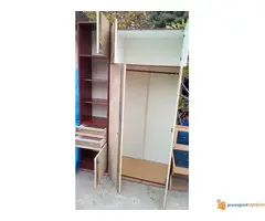 Prodajem beli i braon regal - 2