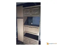 Prodajem beli i braon regal - 3