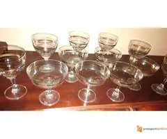 Set ukrasnih čaša za crno i belo vino - 5