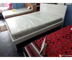 Kreveti od punog drveta, duseci od pena po svim merama