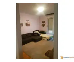 Iznajmljujem stan u Zemunu, Prvomajska, 60 m2 cg ,1. sprat, namesten