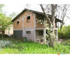 Prodajem plac pod vocnjakom sa dve kuce u Bg. - 4