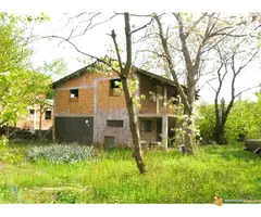 Prodajem plac pod vocnjakom sa dve kuce u Bg. - 5