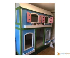 Dečiji krevet na sprat i pisaći sto