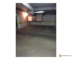 Izdajem DVE GARAŽE u Beogradu, Sazanova ulica