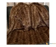 Prodajem novu nekoriscenu nijednom nosenu dugu bundu od nerca - 4