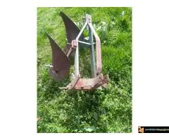 Zglobni traktor Toma Vinkovic 830