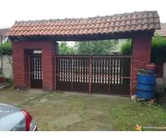 prodaja kompletnog seoskog domaćinstva sa imanjem