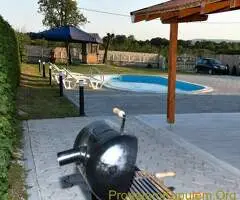 Kuca sa Bazenom i Djakuzijem-na dan ili vise