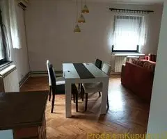 Izdajem prazan stan 100m2, Beograd