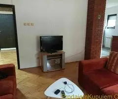 Izdajem prazan stan 100m2, Beograd