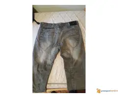 Pantalone i bermude (32, 34, 40)