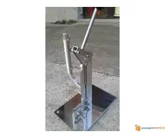 Klipsarica, Masina za zatvaranje suhomesnatih proizvoda i druge ambalaze