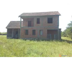 Kuca 200m2 i plac 1 ha - 2