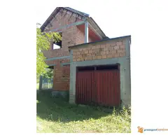 Kuca 200m2 i plac 1 ha - 4