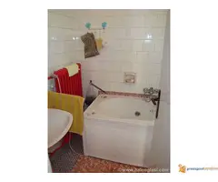 Dvospratna kuca blizu centra grada