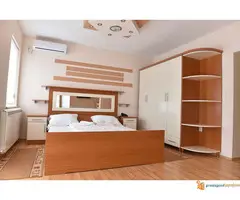 Na prodaju kuca ( hostel ) u Paracinu, 250m2. - 2