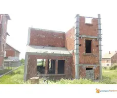 Kuća od 220 m2 na 4,5 ari n. B Bjegović Niš!