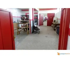 Stambeno-poslovni prostor od 1250 m2 na 18 ari u blizini Niša!